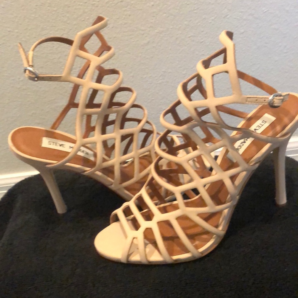 Steve Madden Beige/Nude Sz 9 1/2 Sandals